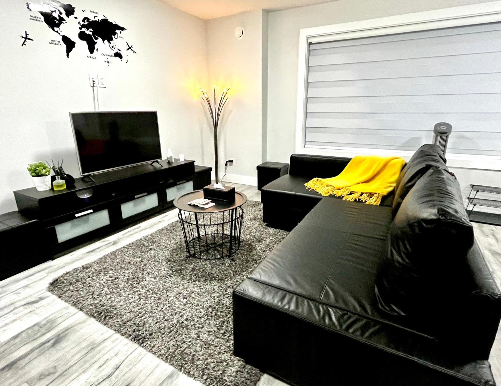 Luxurious & Stylish Two Bedroom Suite, Full Kitchen, Close To Vancouver เดลต้า ภายนอก รูปภาพ
